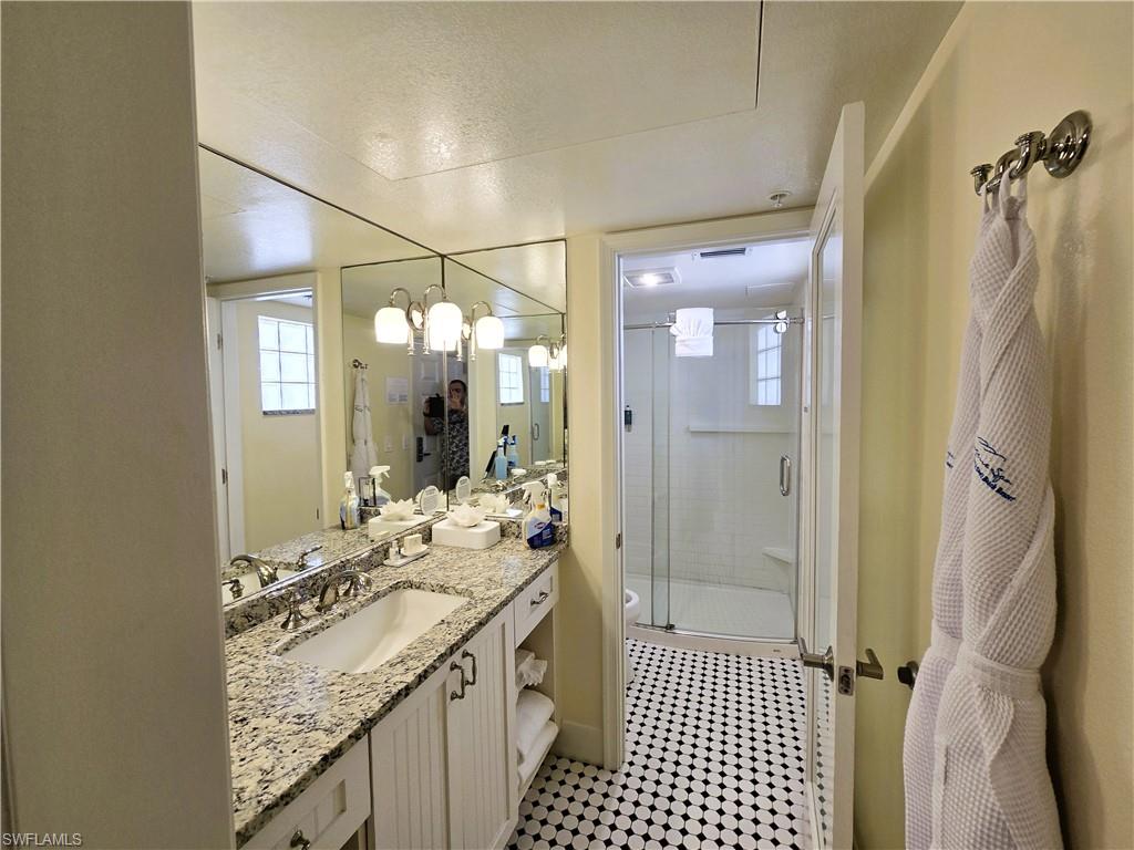 SANIBEL VIEW VILLAS - Residential