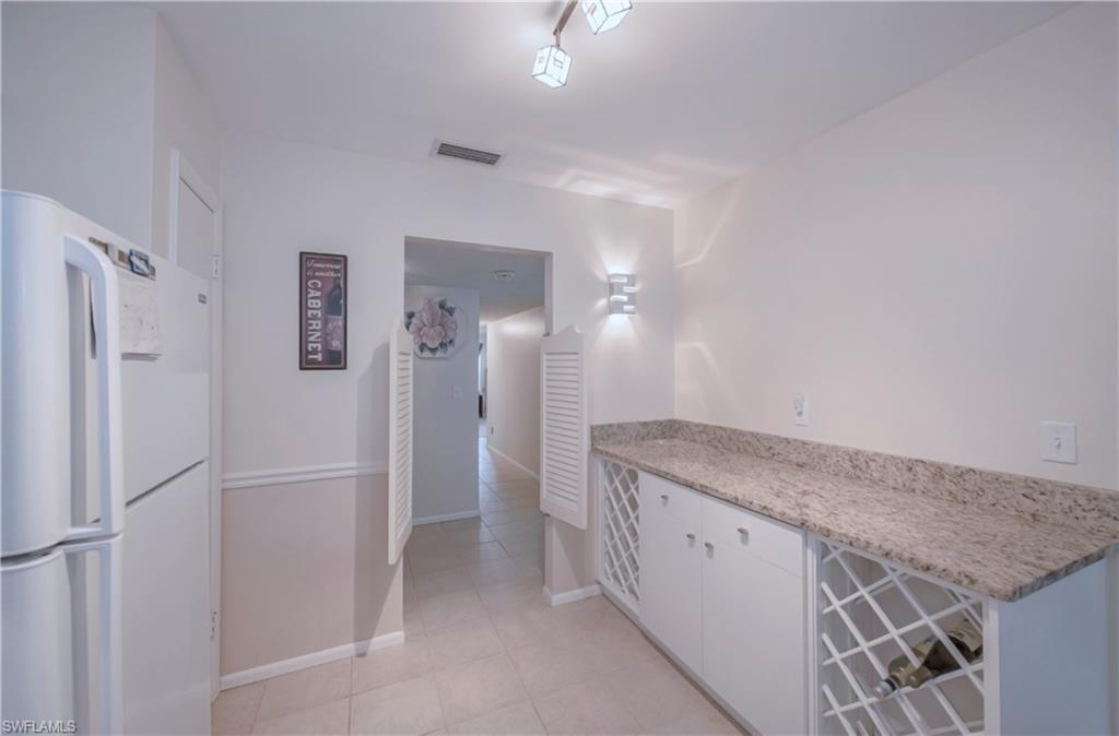 STRATFORD PLACE CONDO - Residential