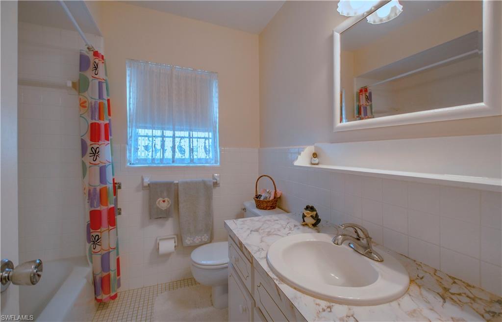 STRATFORD PLACE CONDO - Residential