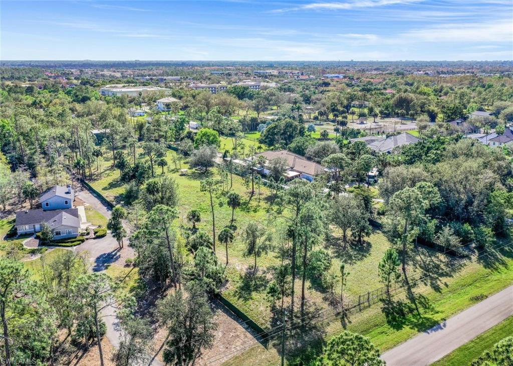 LIVINGSTON WOODS - Land