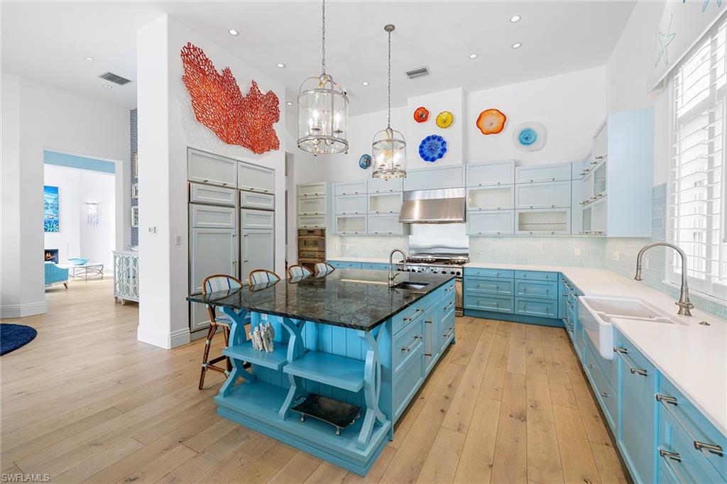 ESCADA AT TIBURON - Residential