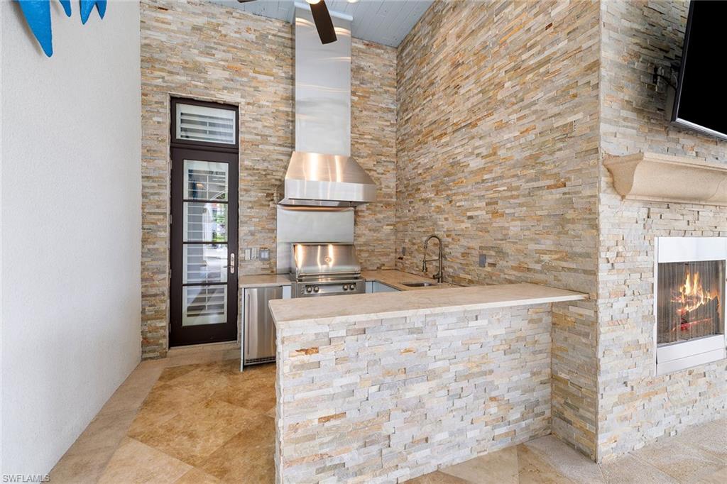 ESCADA AT TIBURON - Residential