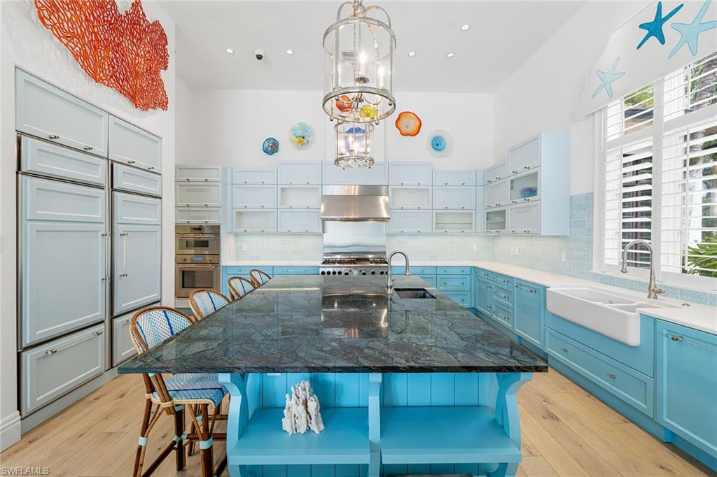 ESCADA AT TIBURON - Residential