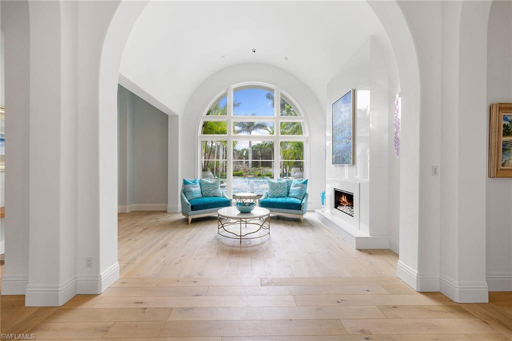 ESCADA AT TIBURON - Residential