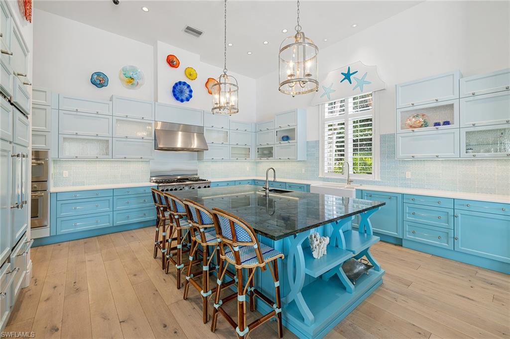 ESCADA AT TIBURON - Residential