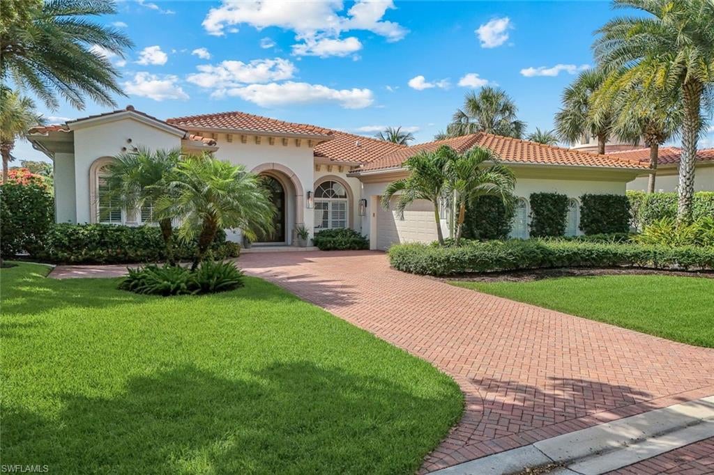 2048 Isla Vista LN E