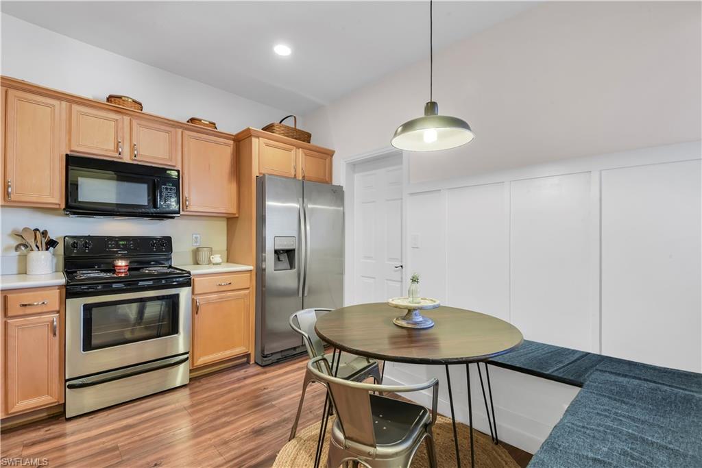 COLONNADE AT FORUM - Residential