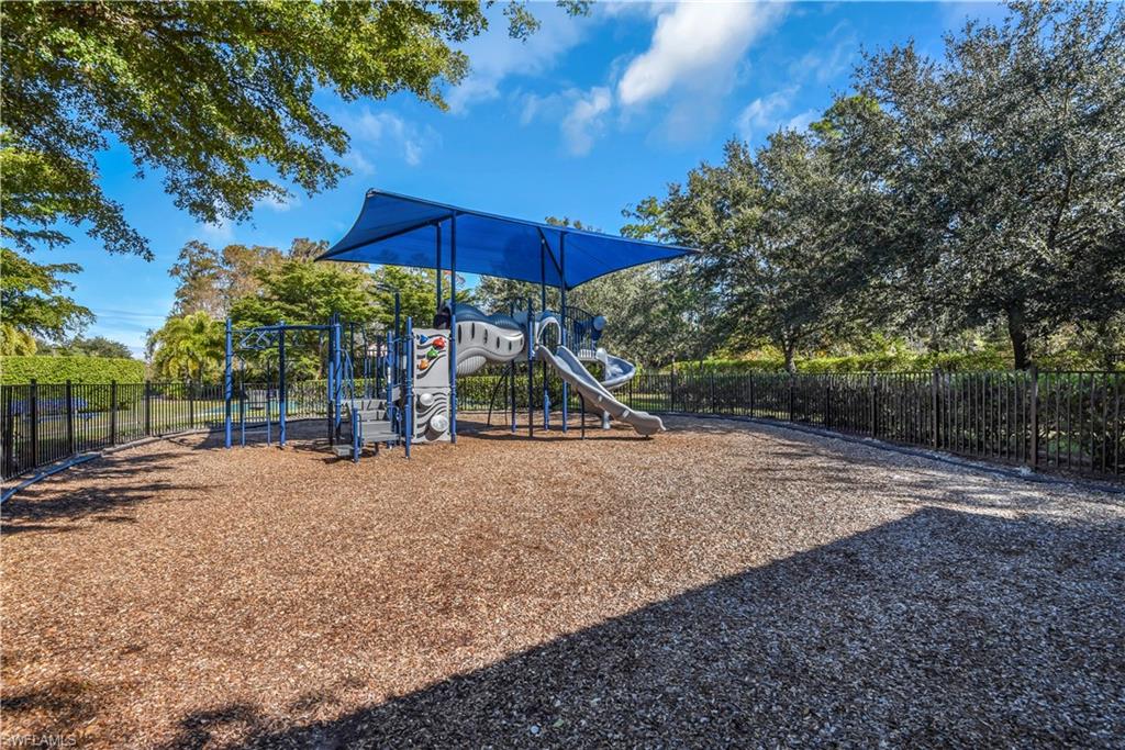 COLONNADE AT FORUM - Residential