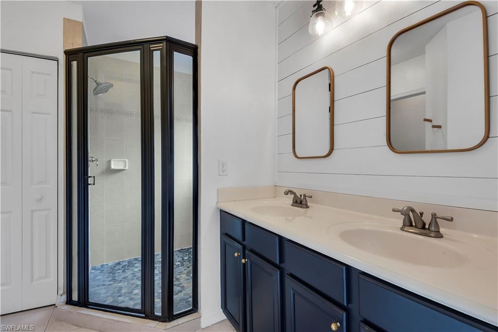 COLONNADE AT FORUM - Residential