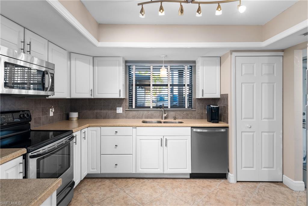 CAPE REGATTA CONDO - Residential