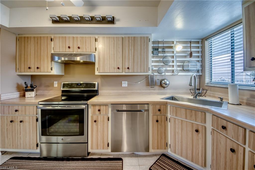 CORAL KEYES CONDO - Residential