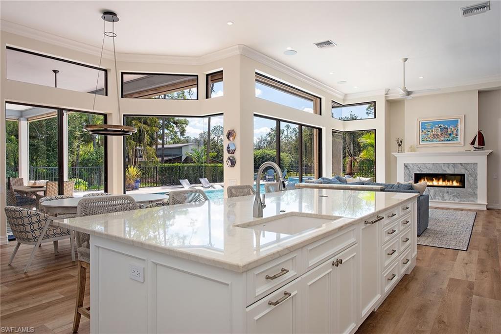 LIVINGSTON WOODS - Residential