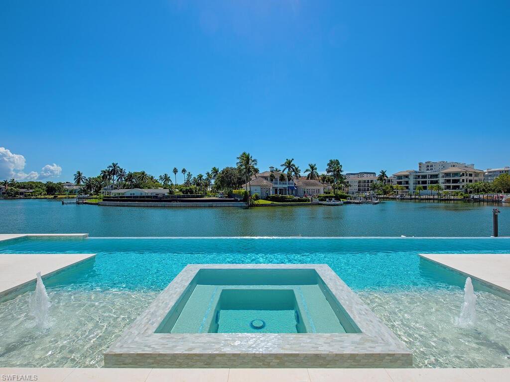 MOORINGS - Residential