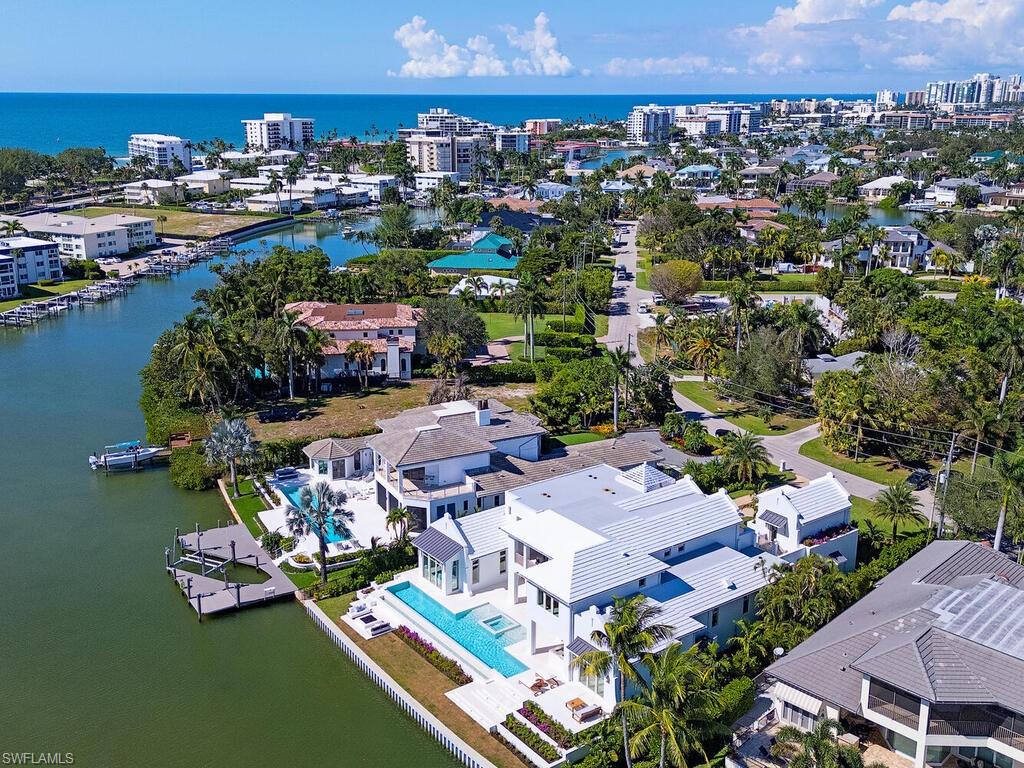 MOORINGS - Residential