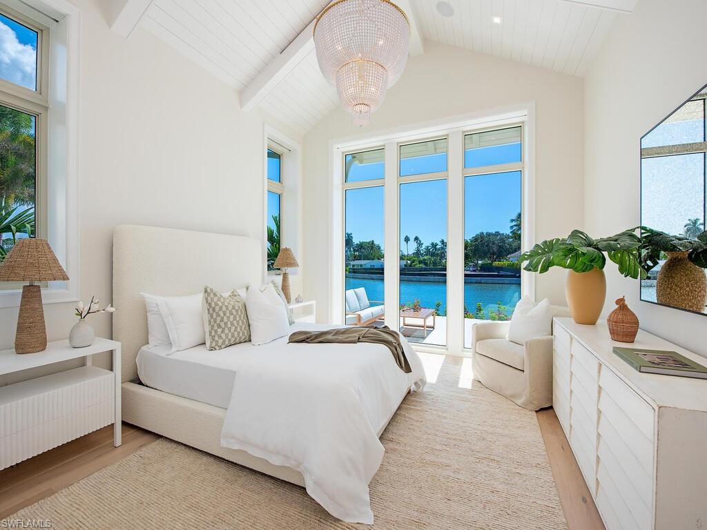 MOORINGS - Residential