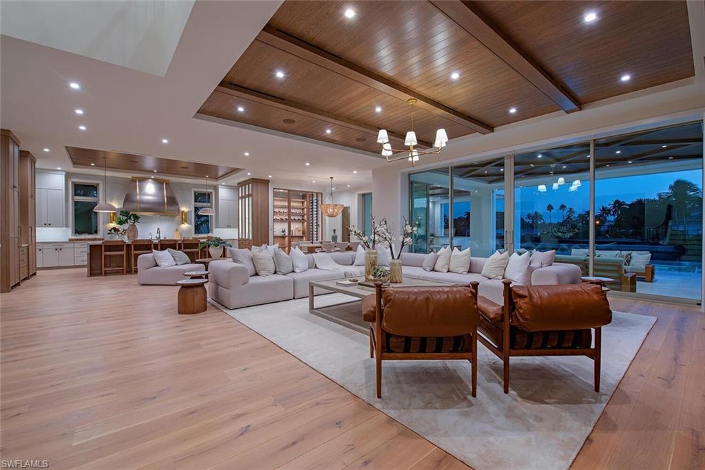 MOORINGS - Residential