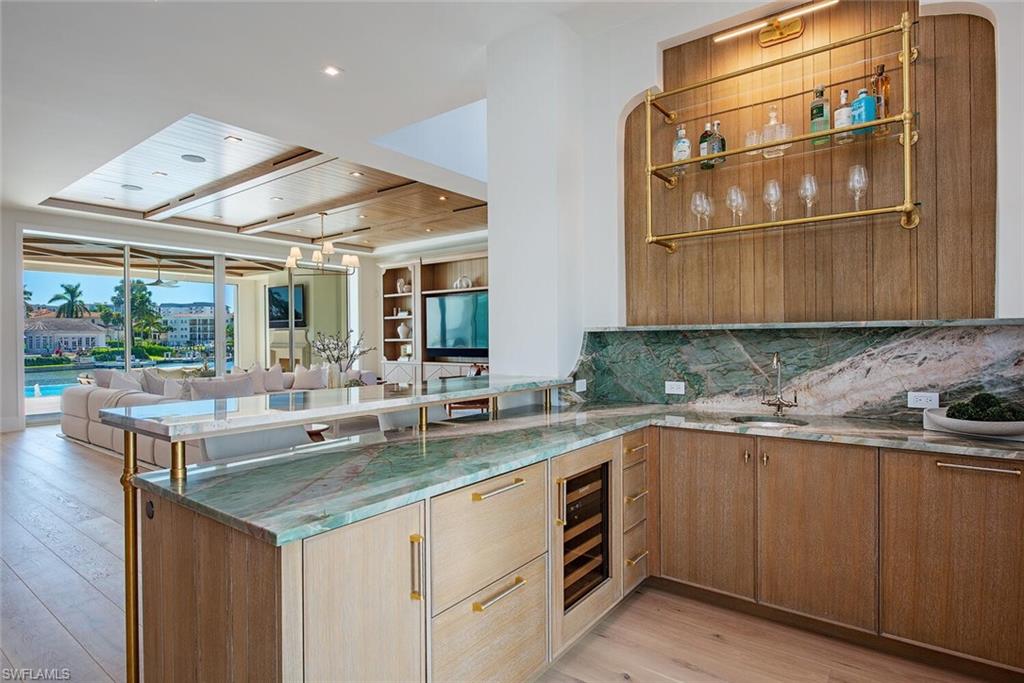 MOORINGS - Residential