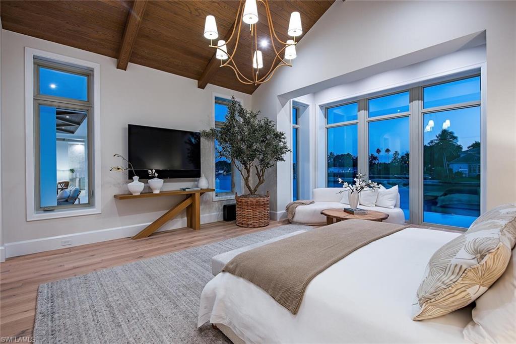 MOORINGS - Residential