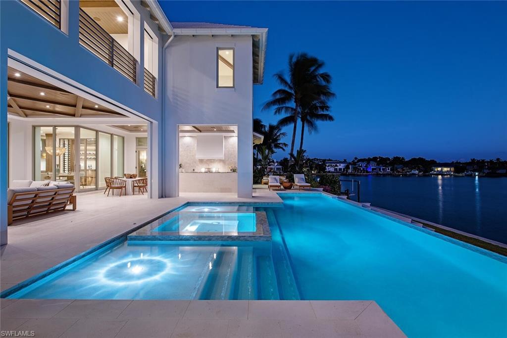 MOORINGS - Residential