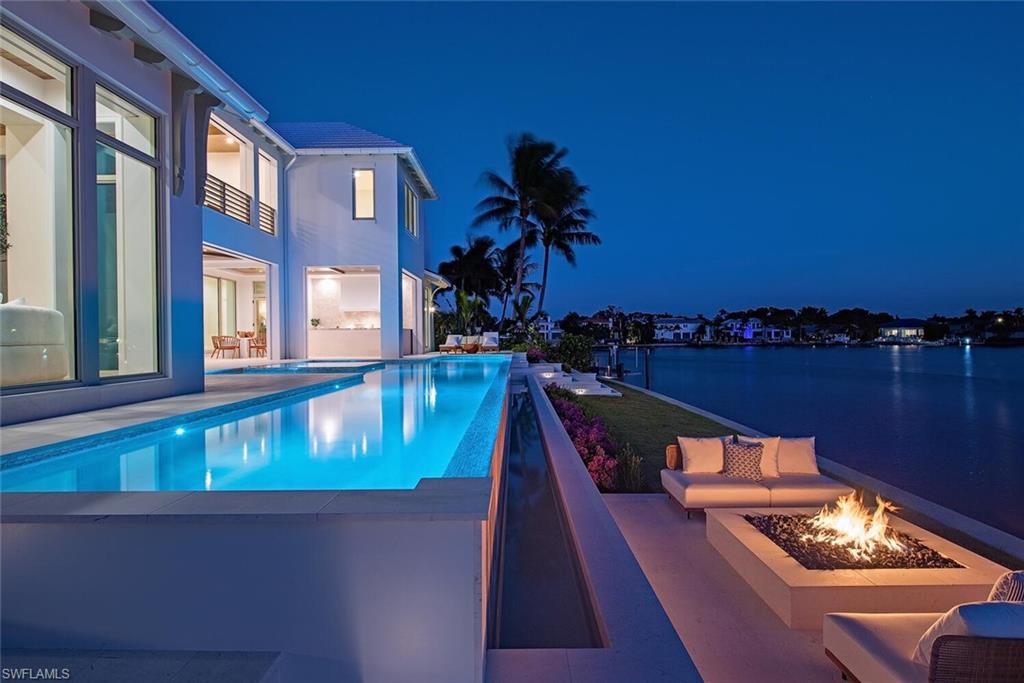 MOORINGS - Residential