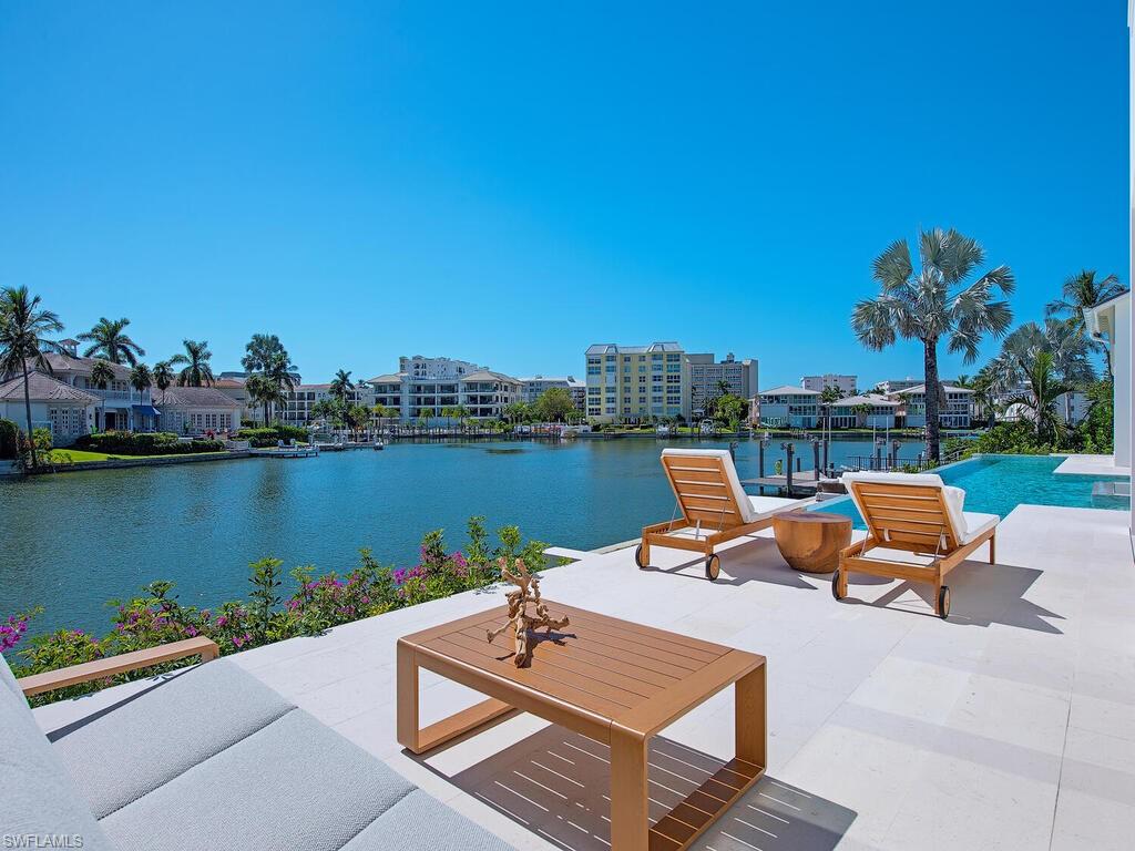 MOORINGS - Residential