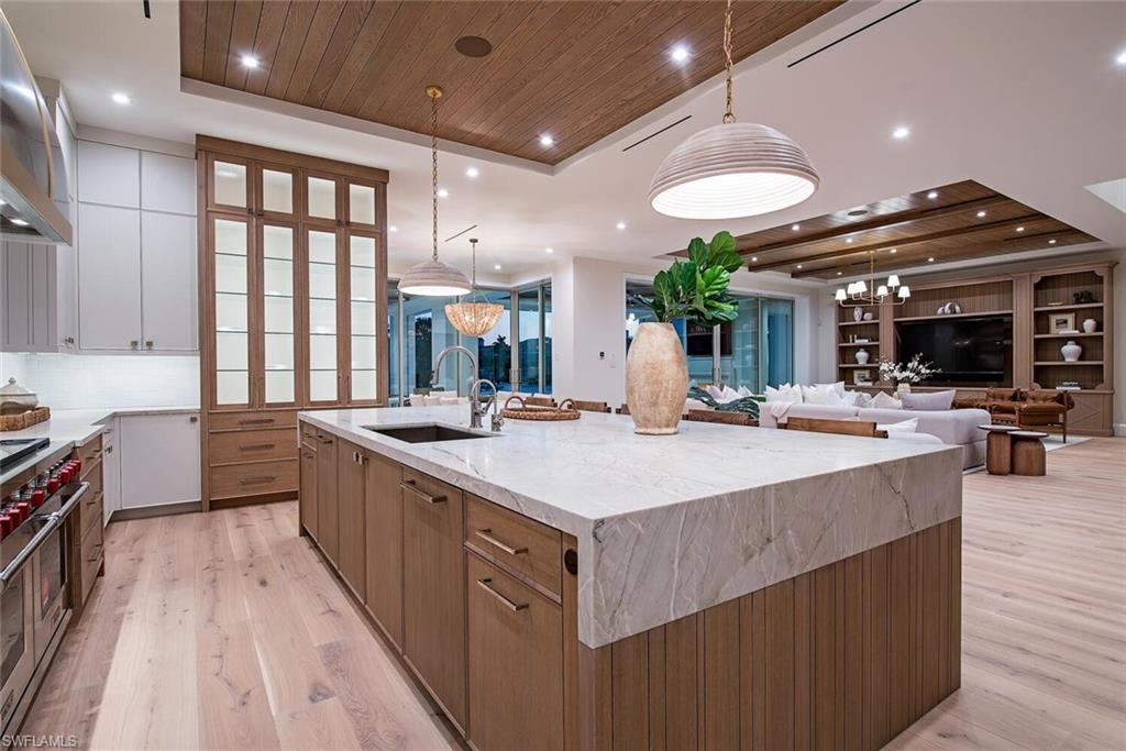 MOORINGS - Residential