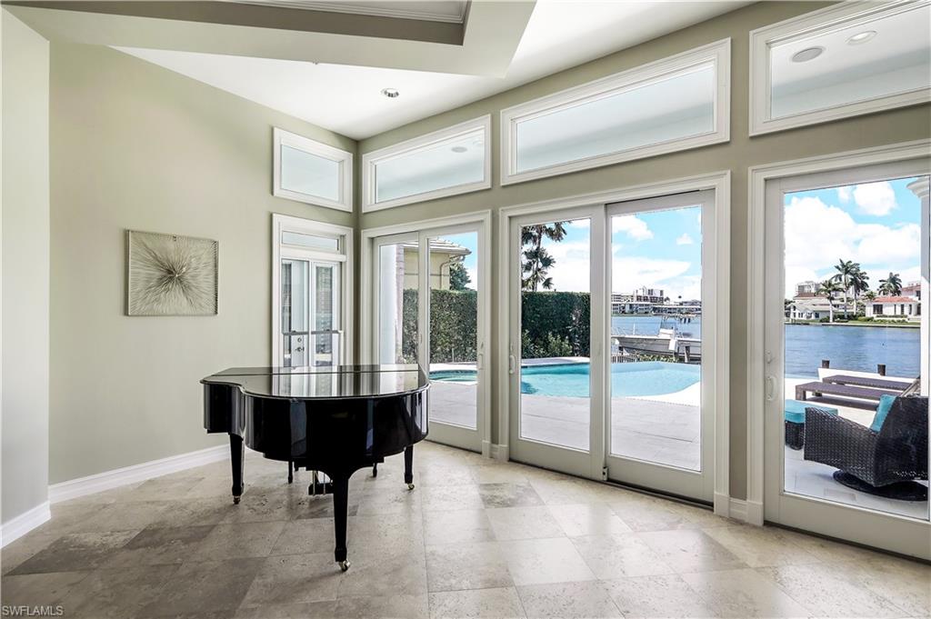 MOORINGS - Residential