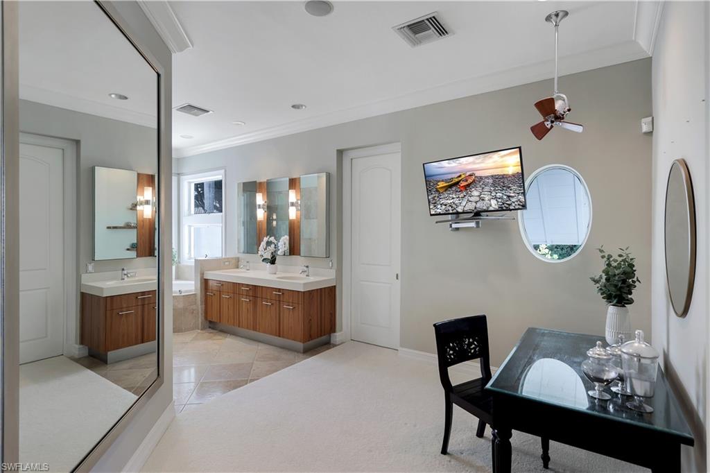 MOORINGS - Residential