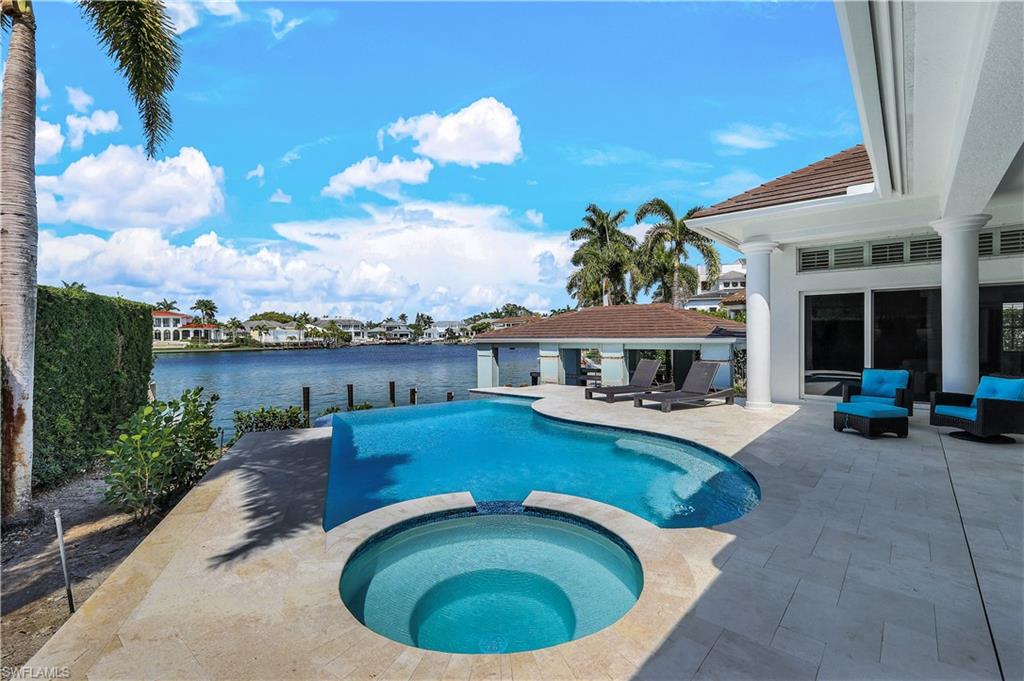 MOORINGS - Residential