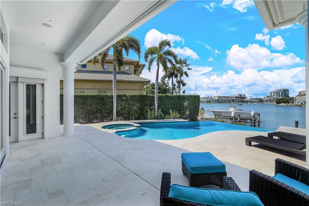 MOORINGS - Residential