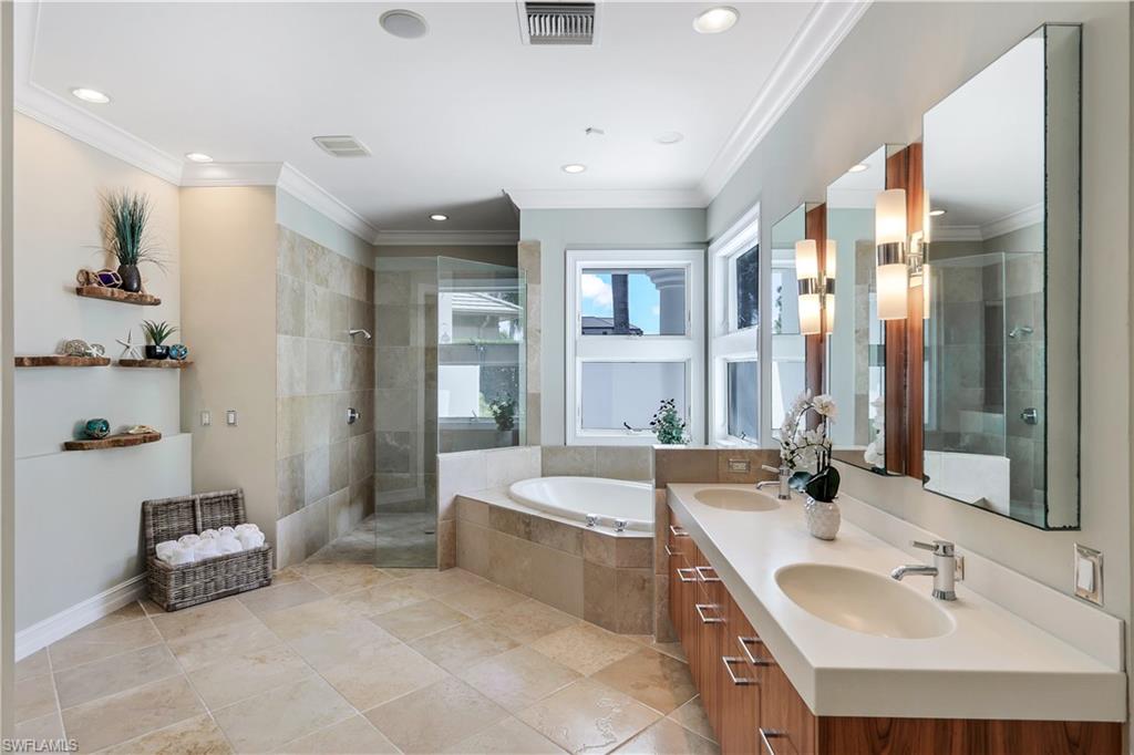 MOORINGS - Residential