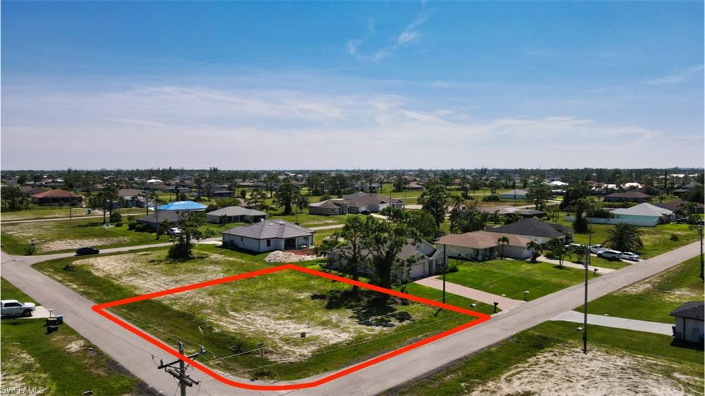 CAPE CORAL - Land