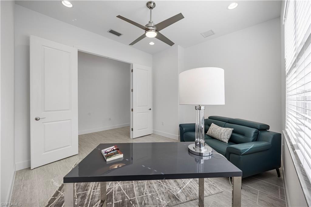 VALENCIA TRAILS - Residential