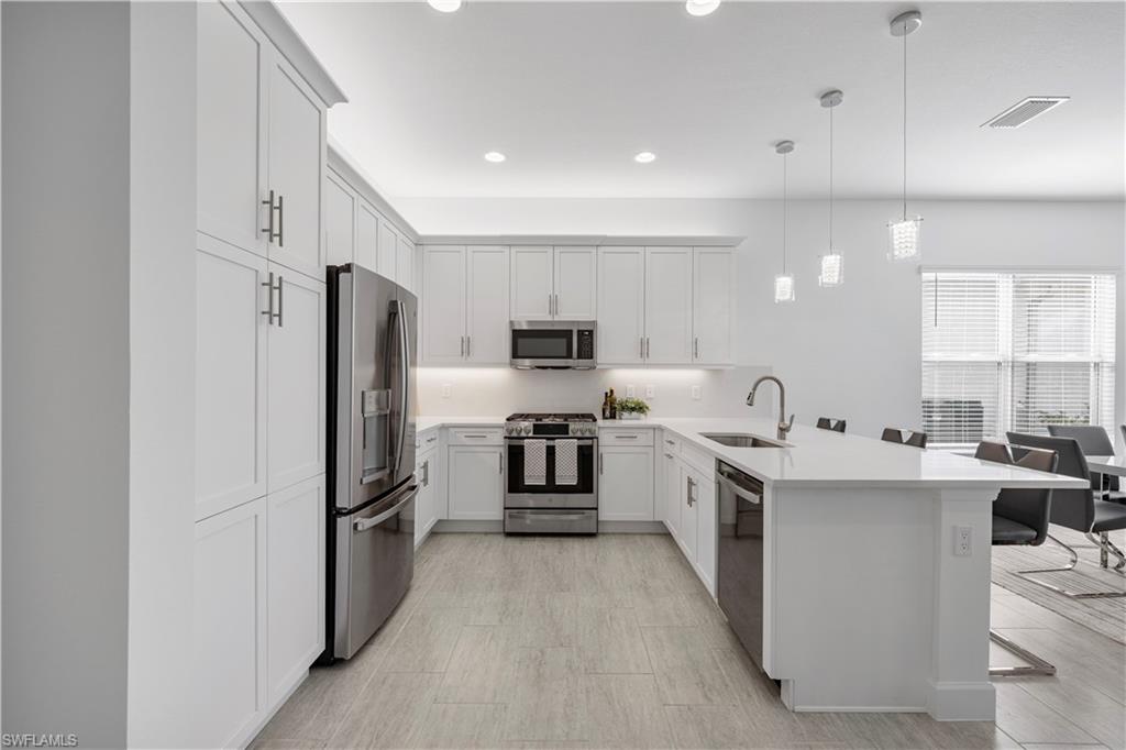 VALENCIA TRAILS - Residential