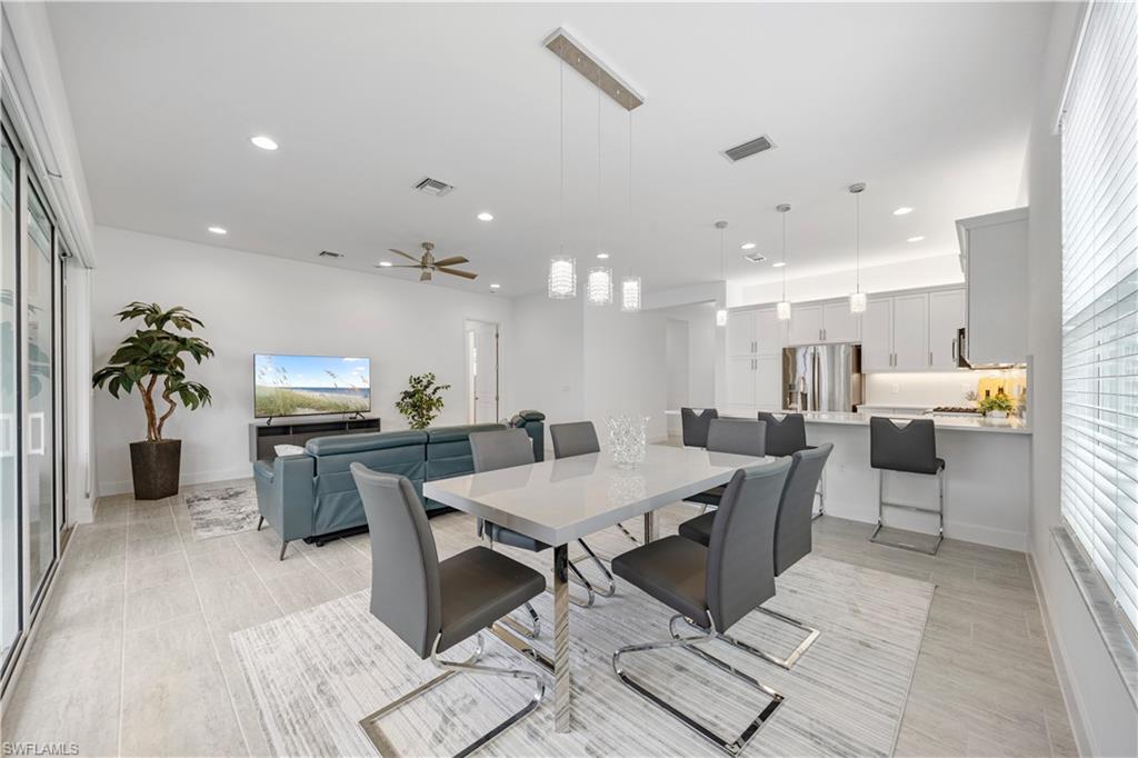 VALENCIA TRAILS - Residential