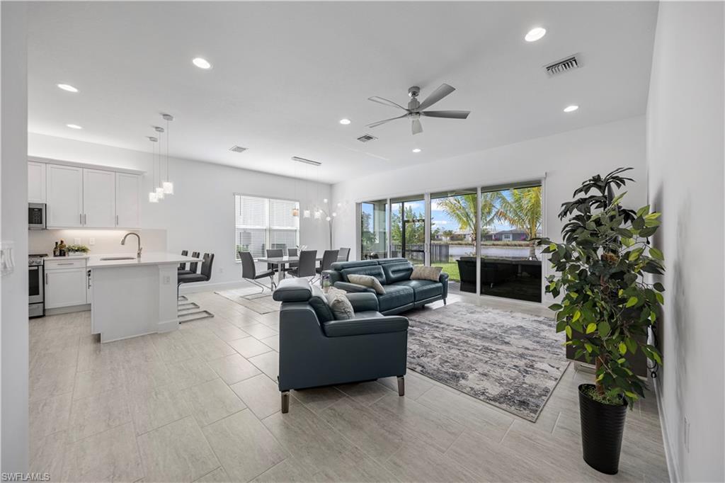 VALENCIA TRAILS - Residential