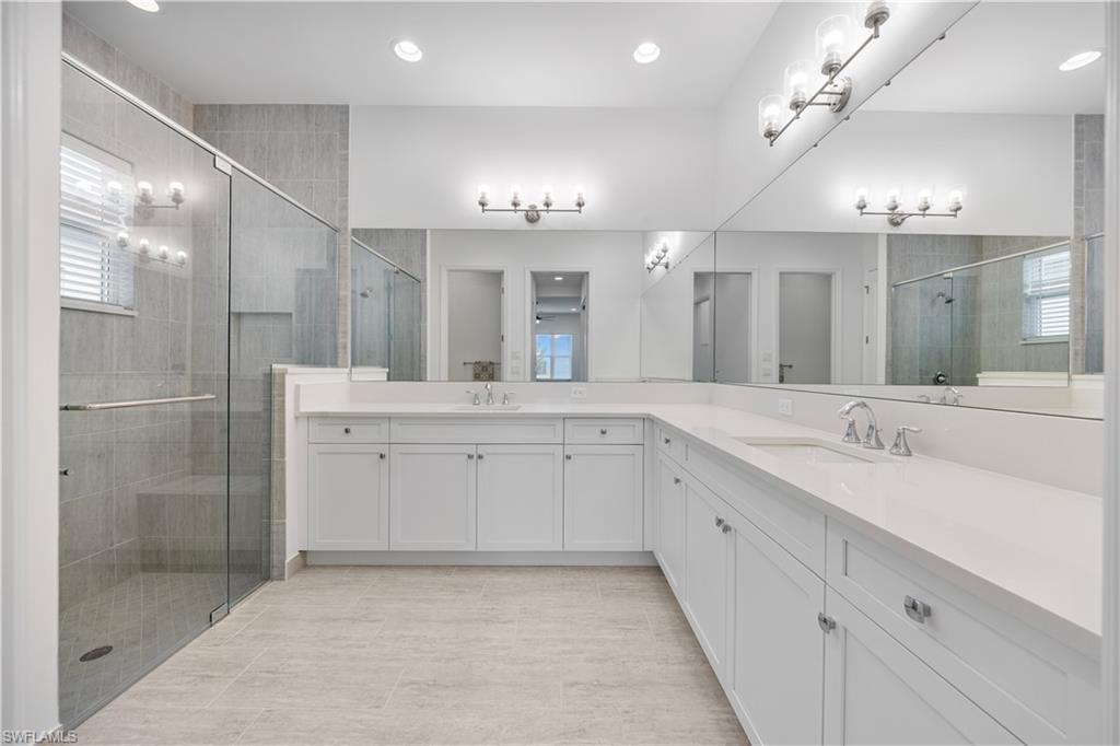 VALENCIA TRAILS - Residential