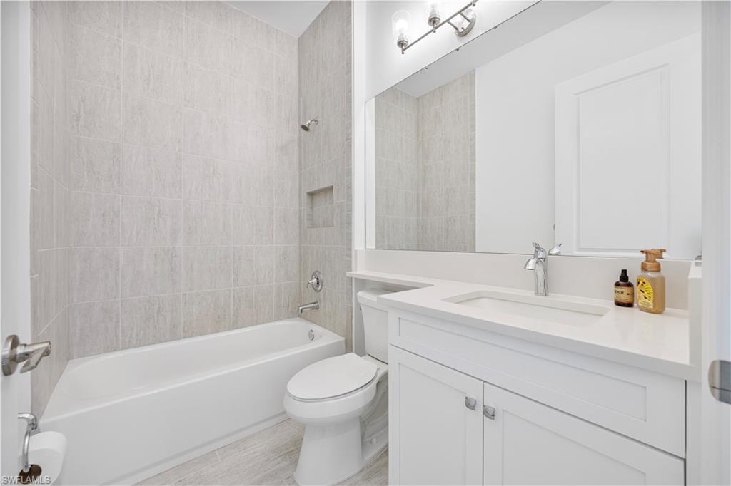 VALENCIA TRAILS - Residential