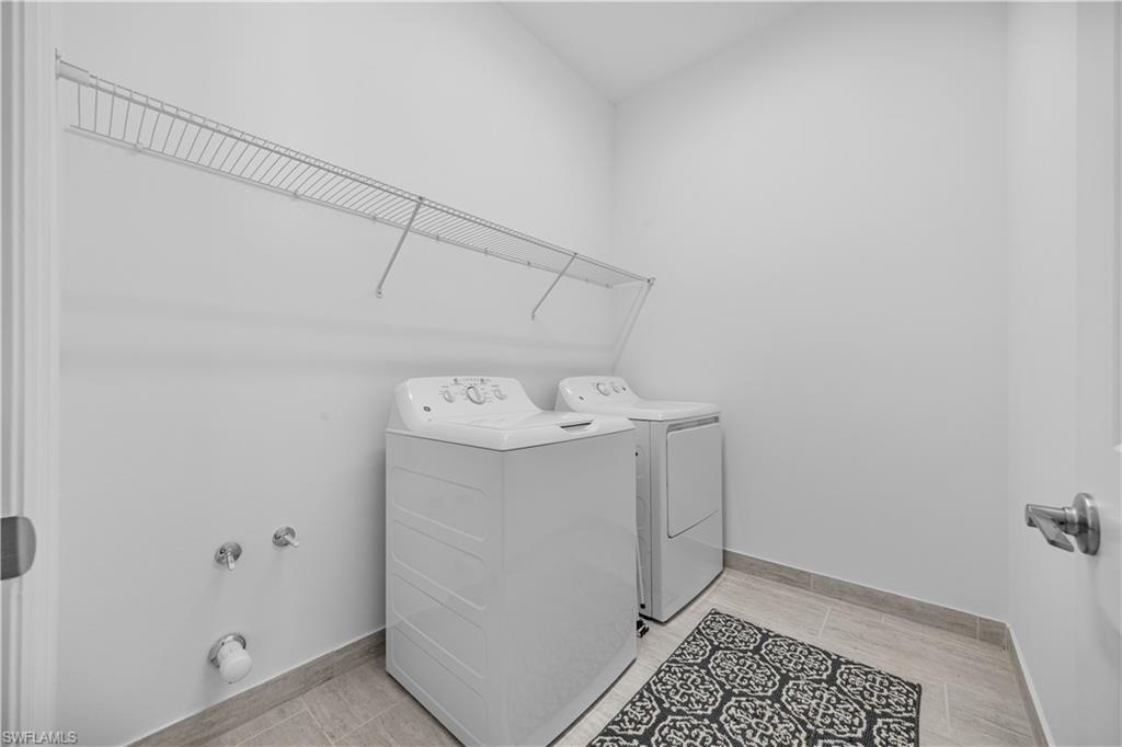 VALENCIA TRAILS - Residential