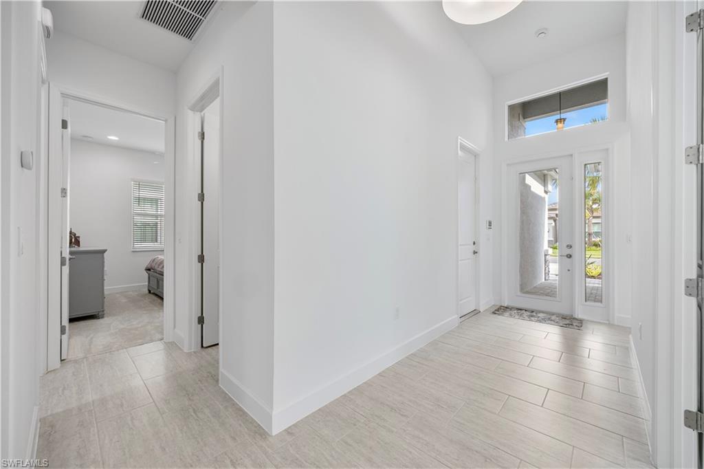 VALENCIA TRAILS - Residential