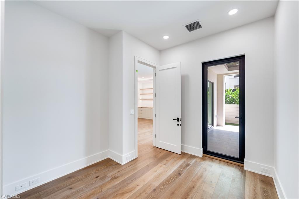 STELLA NAPLES - Residential