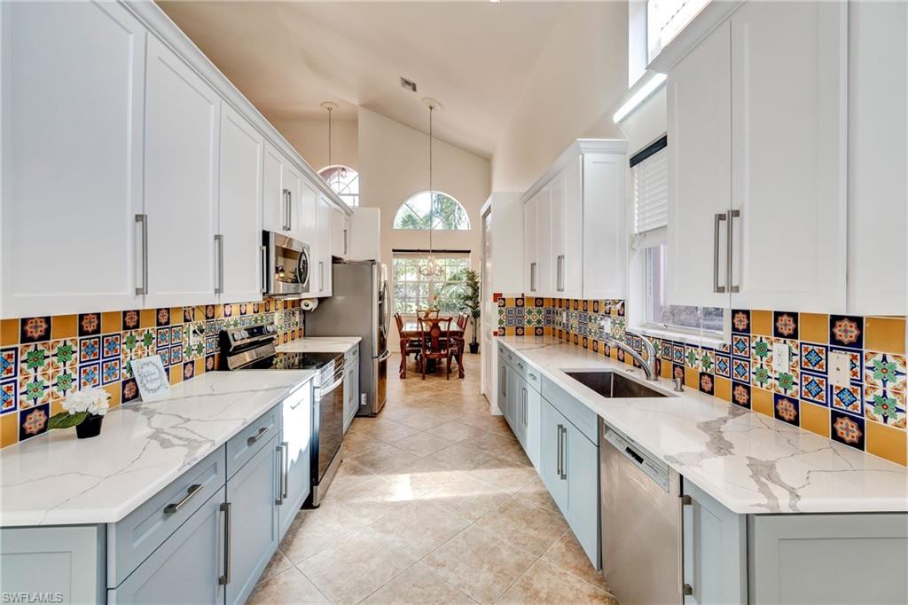 SATURNIA LAKES - Residential