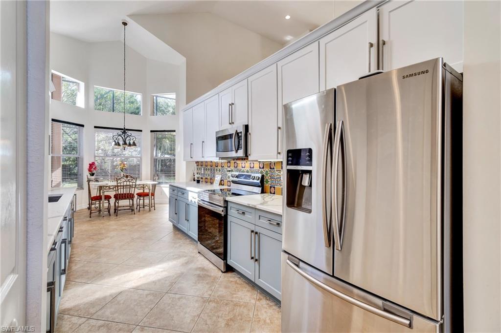 SATURNIA LAKES - Residential