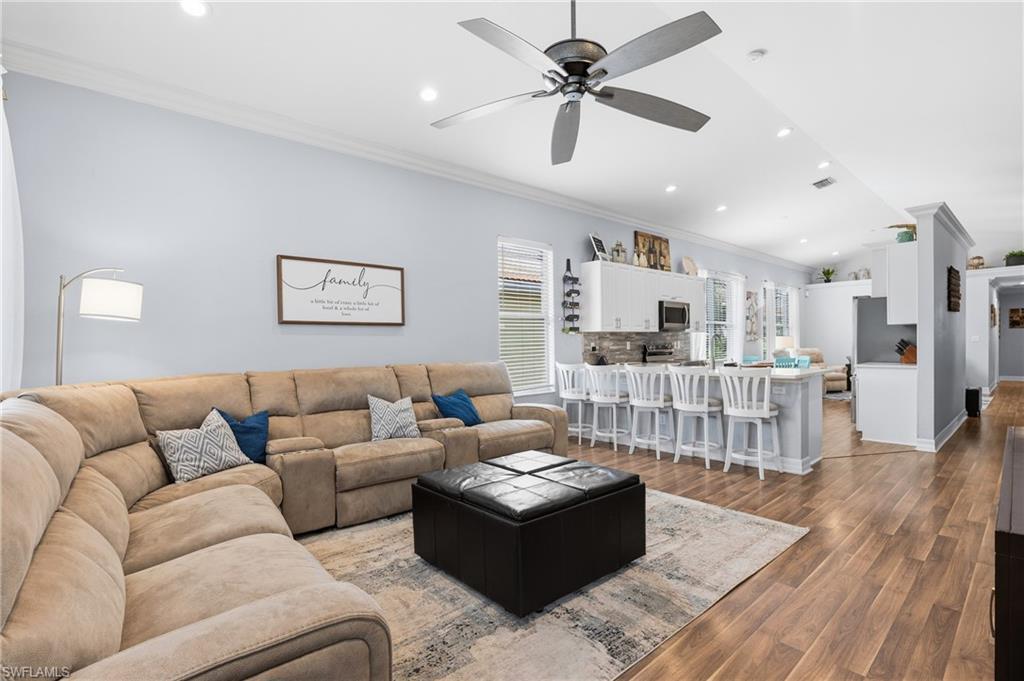 SATURNIA LAKES - Residential