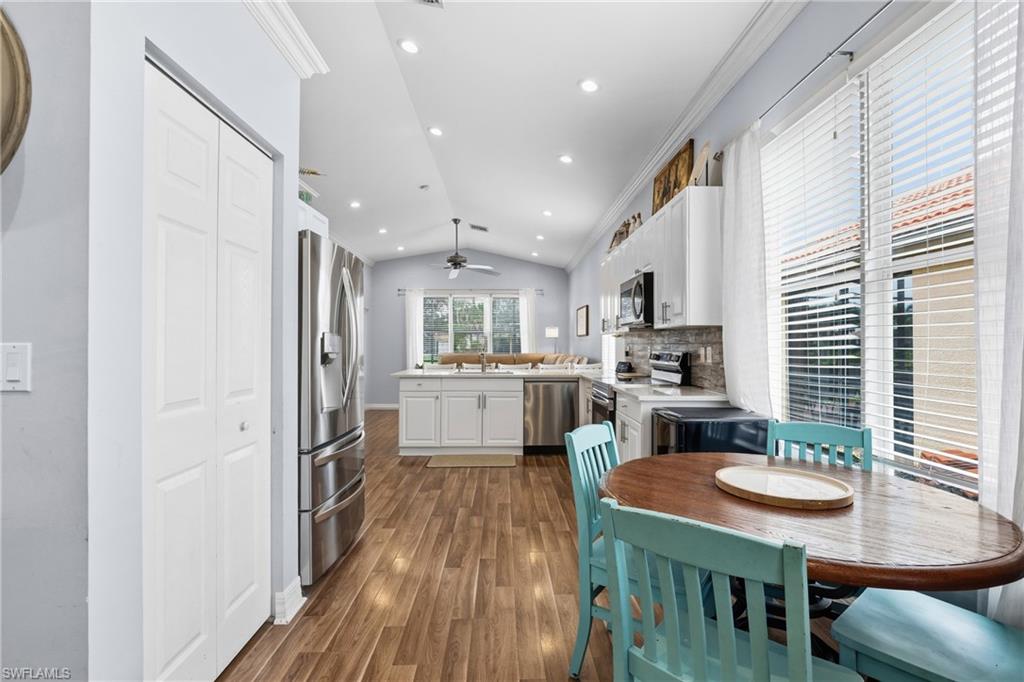 SATURNIA LAKES - Residential