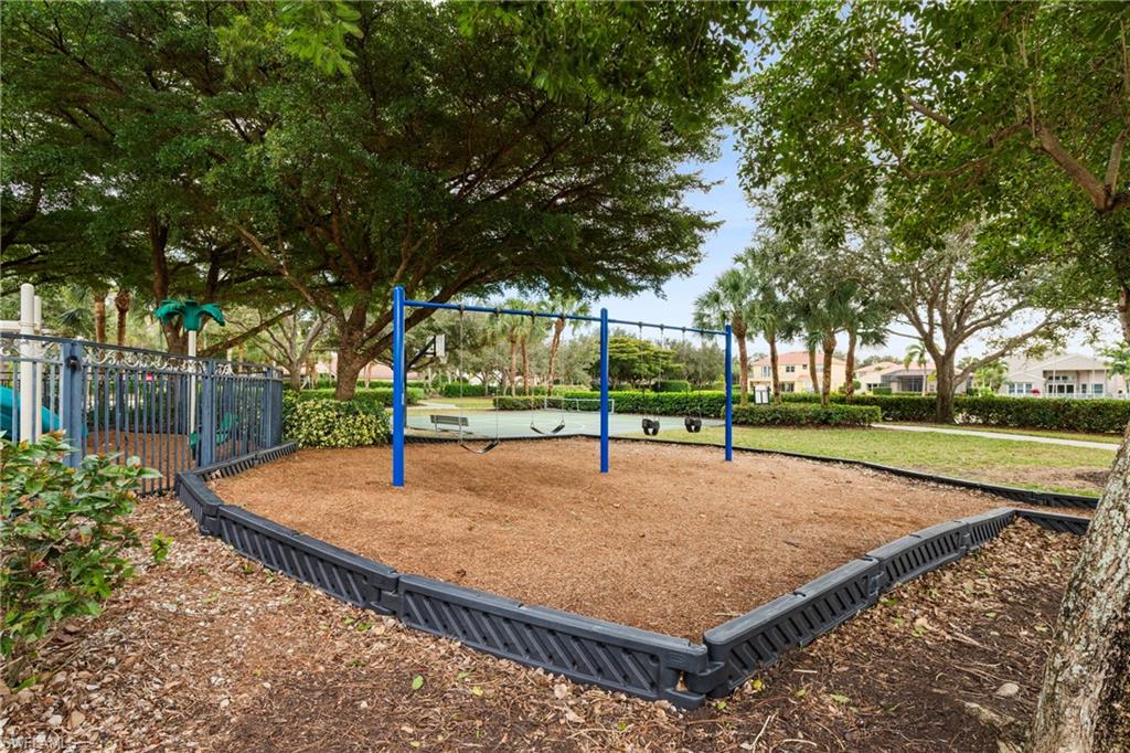 SATURNIA LAKES - Residential