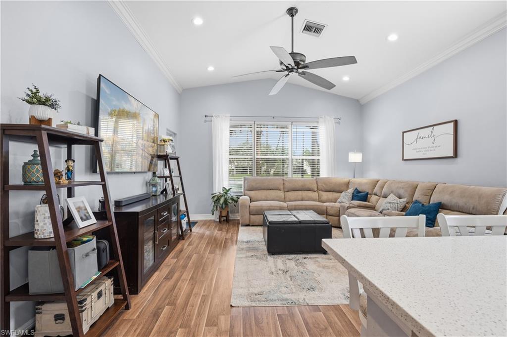 SATURNIA LAKES - Residential