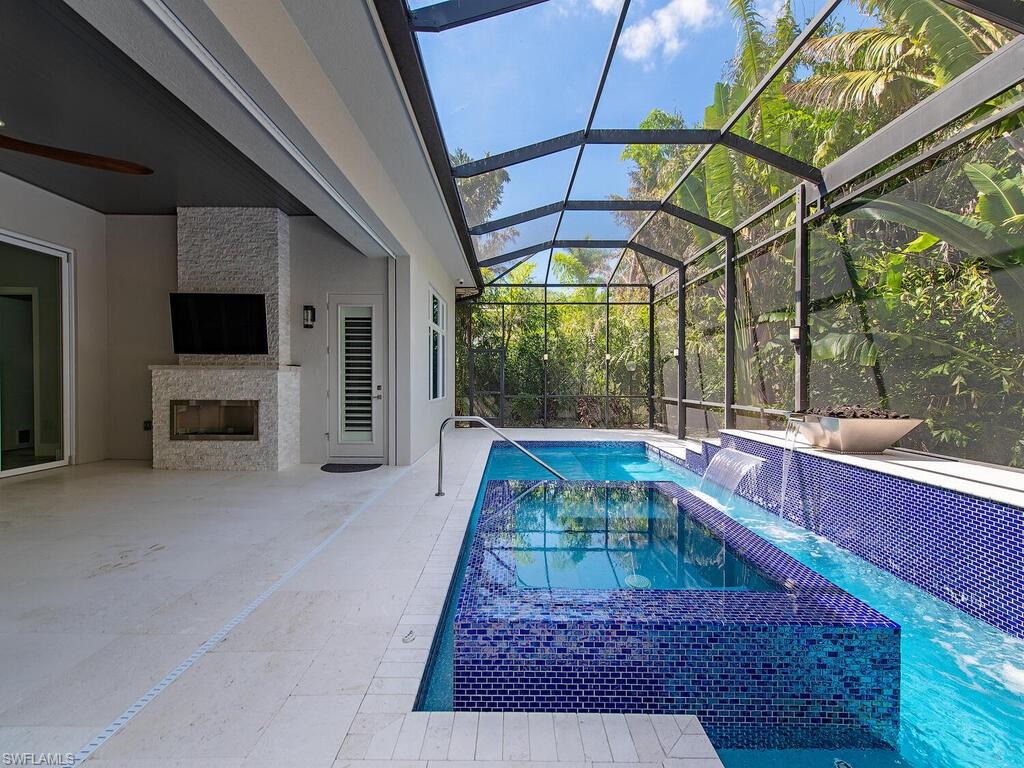 MOORINGS - Residential