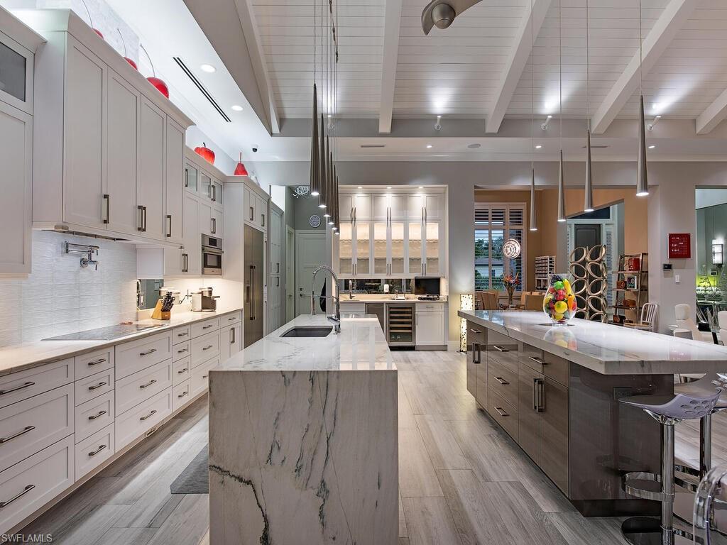 MOORINGS - Residential