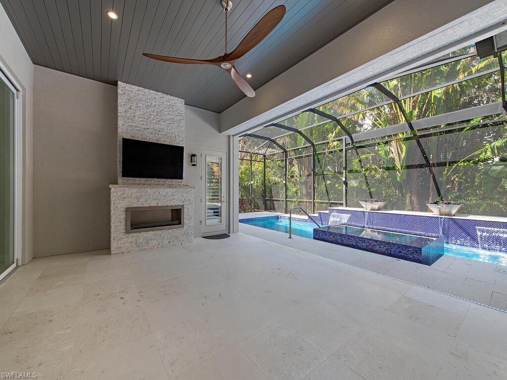 MOORINGS - Residential